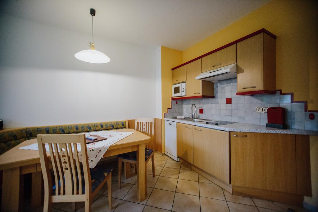 Hotel Garni Zerza Tropolach Exterior photo